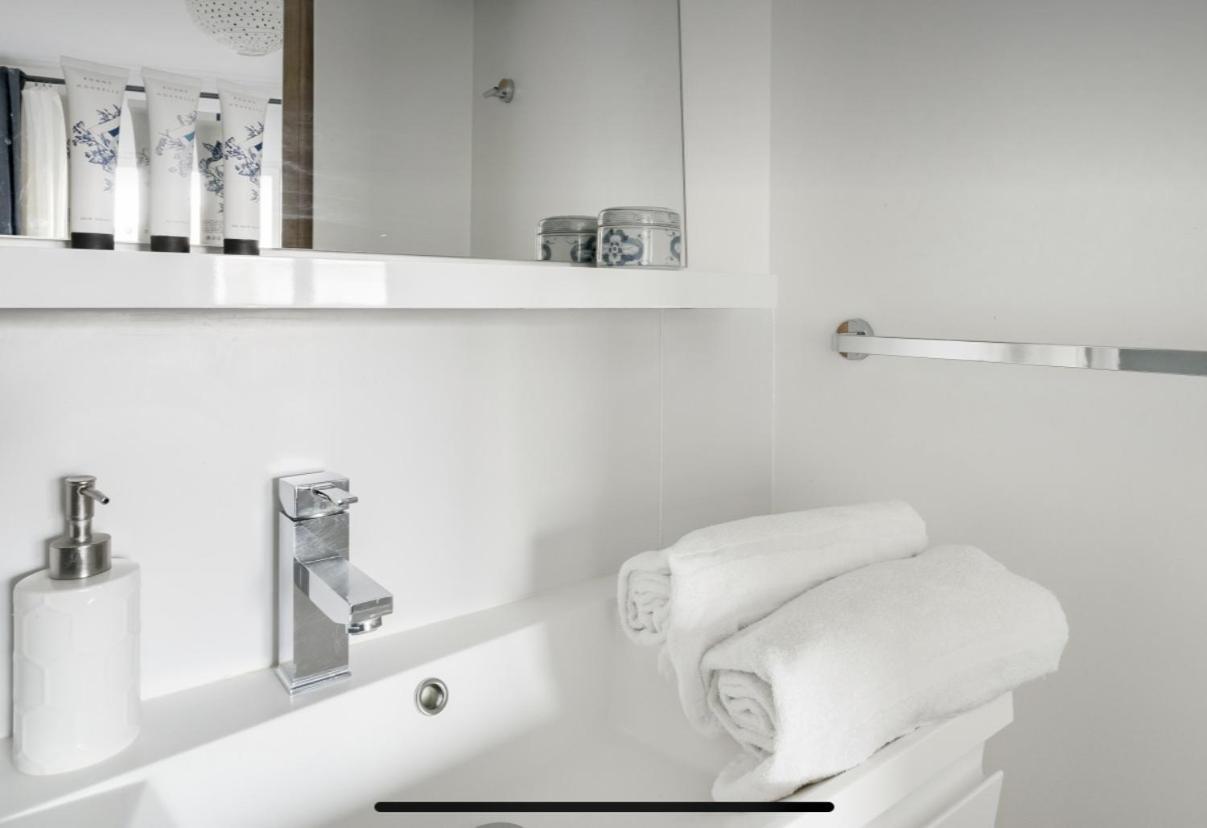 Home Chic Home - Les Toits De L'Argenterie Монпелие Екстериор снимка